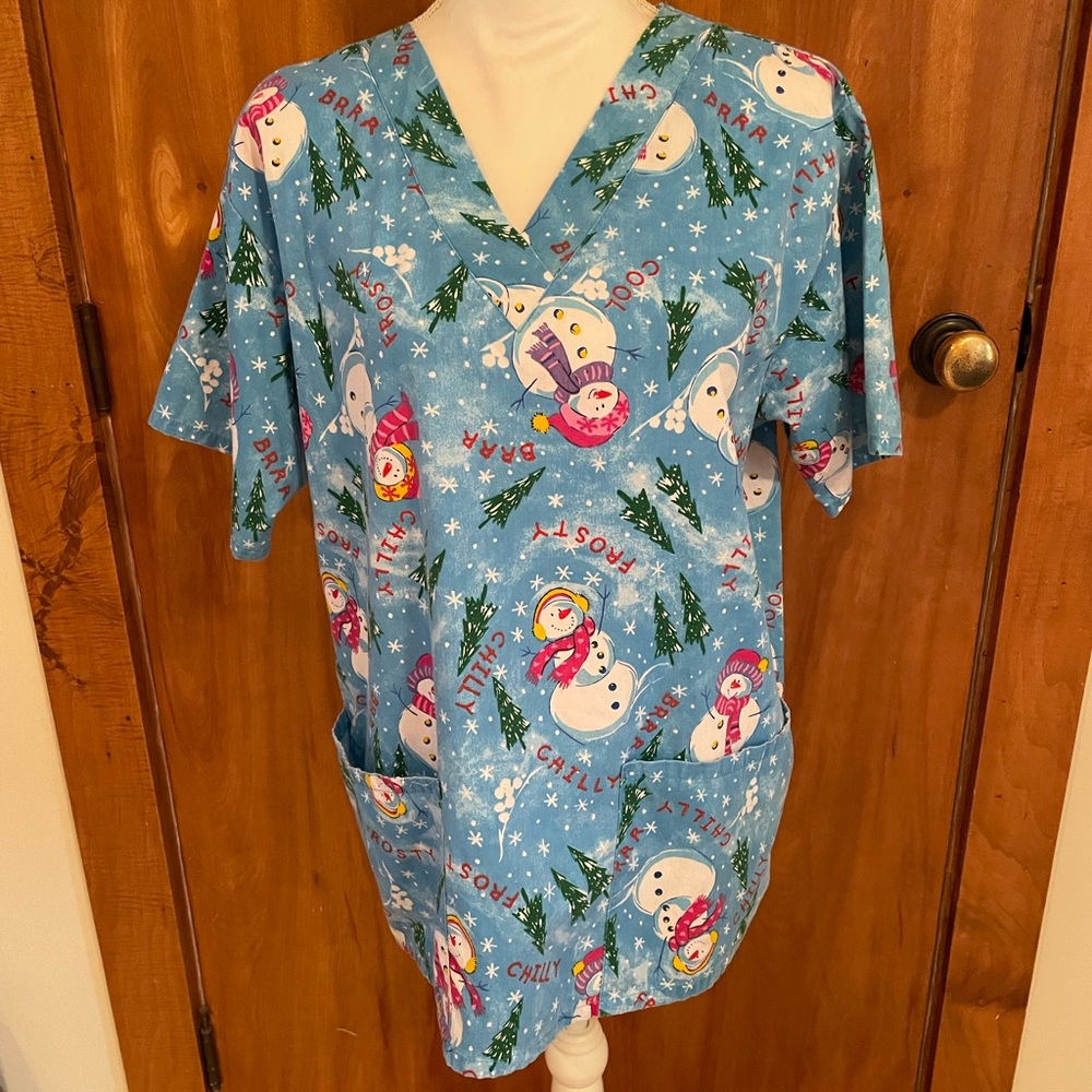 Woman’s scrubs Allheart size small Snowmen - Picture 8 of 8